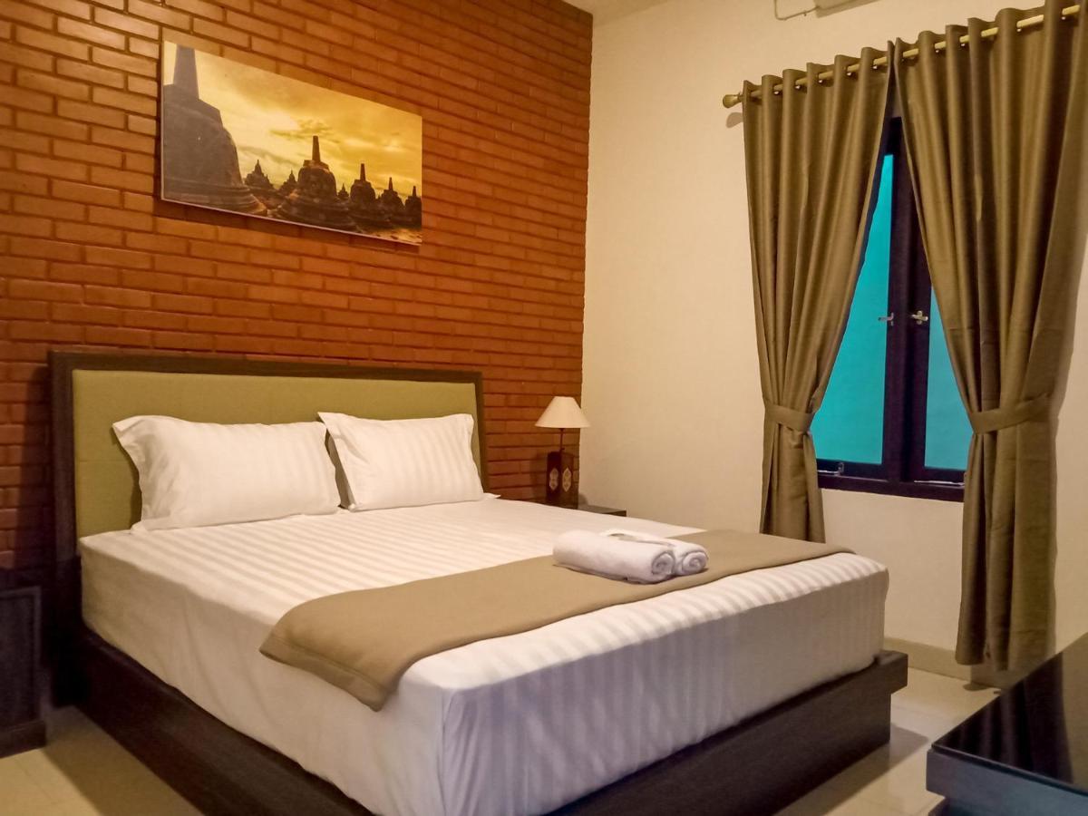 Omah Watu Homestay Yogyakarta Ngoại thất bức ảnh