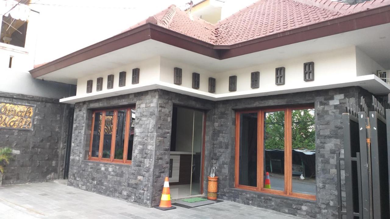 Omah Watu Homestay Yogyakarta Ngoại thất bức ảnh