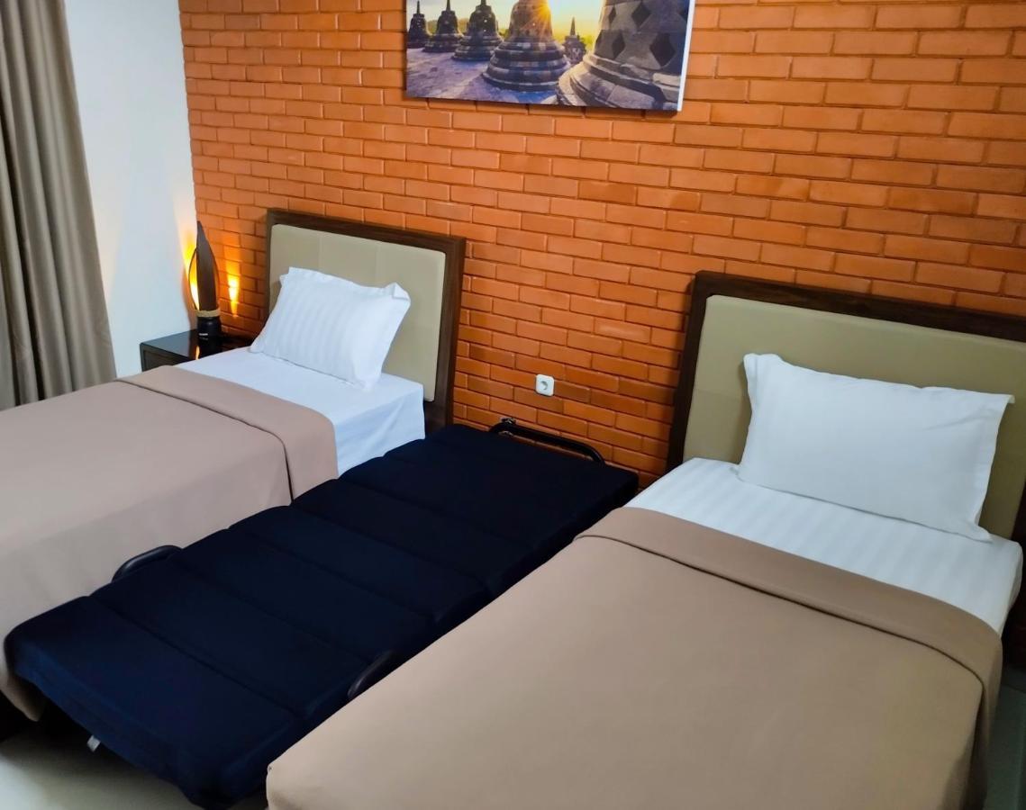 Omah Watu Homestay Yogyakarta Ngoại thất bức ảnh